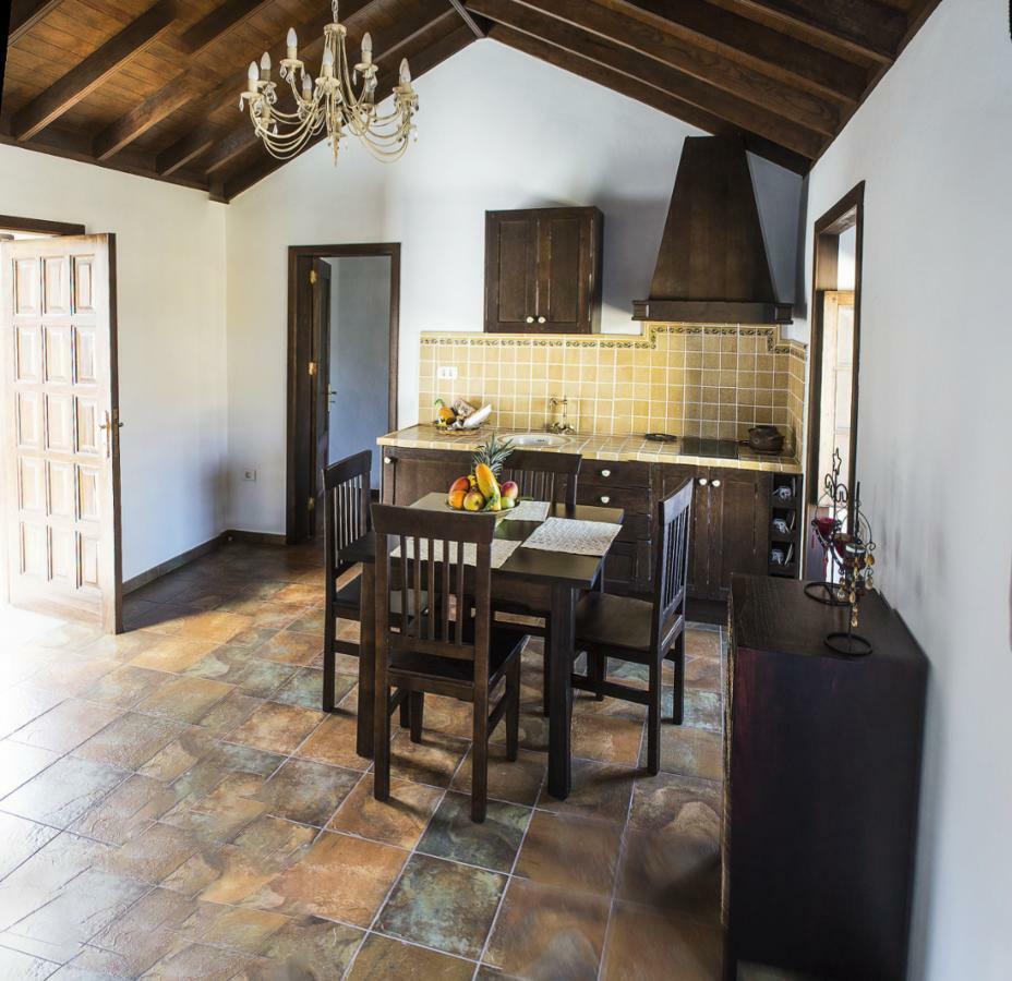 San Borondon Guest House Alojera ภายนอก รูปภาพ